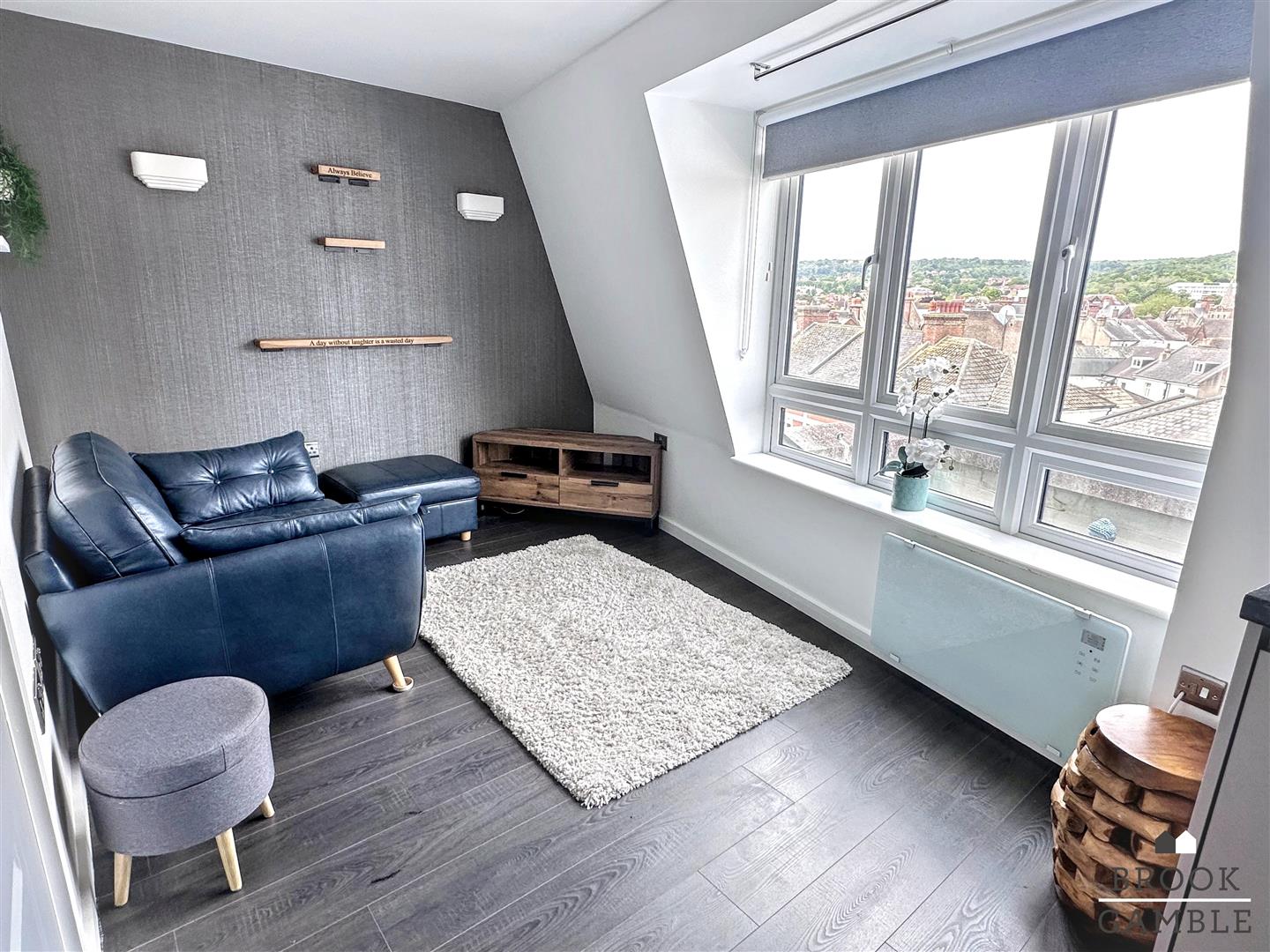 1 Bedroom Apartment - Conversion. Gildredge Road in Eastbourne,  7